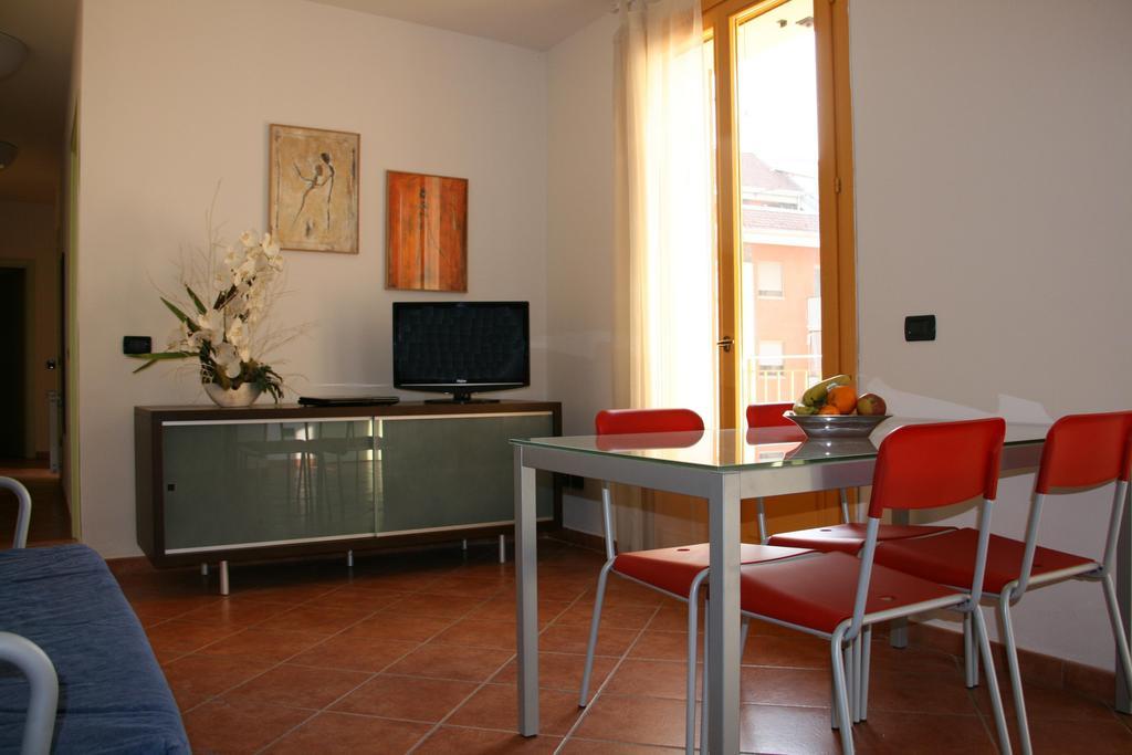 Residence Corso Monferrato İskenderiye Oda fotoğraf